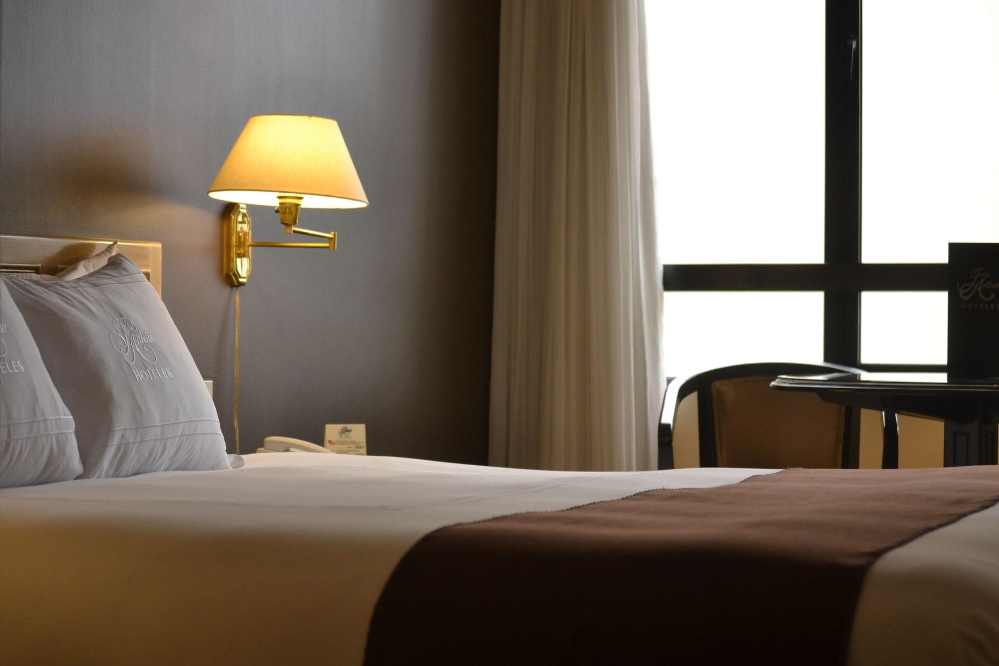 Jose Antonio Executive Hotel Лима Екстериор снимка