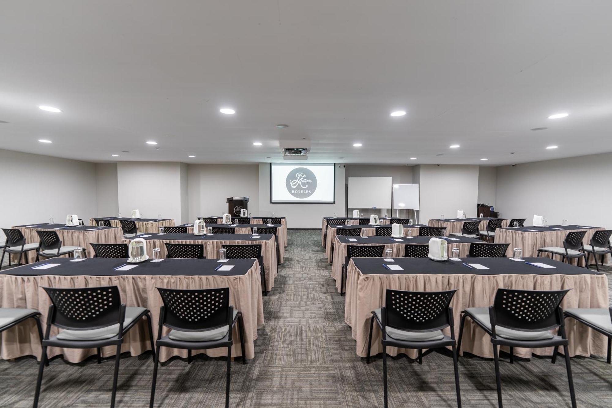 Jose Antonio Executive Hotel Лима Екстериор снимка